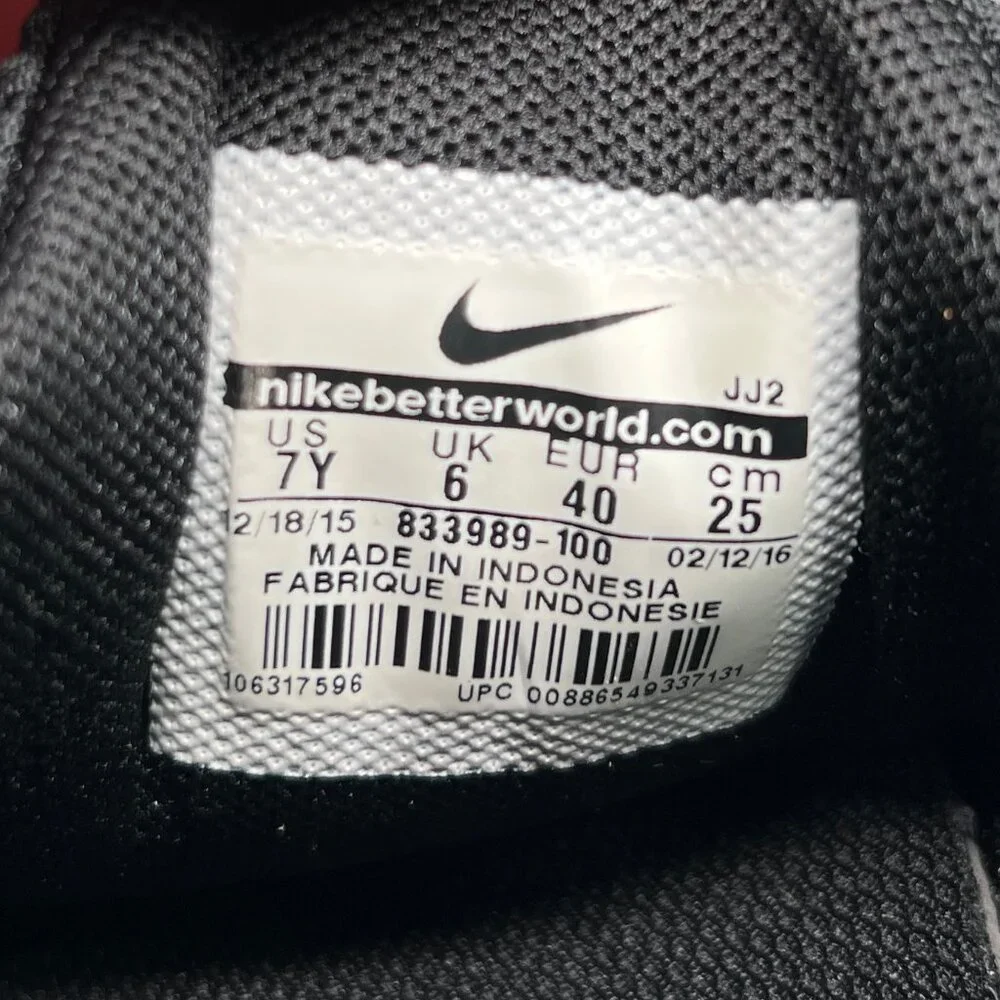 Nike Free RN Running Shoes Youth Size 7 White Black‎ Athletic Training Sneakers